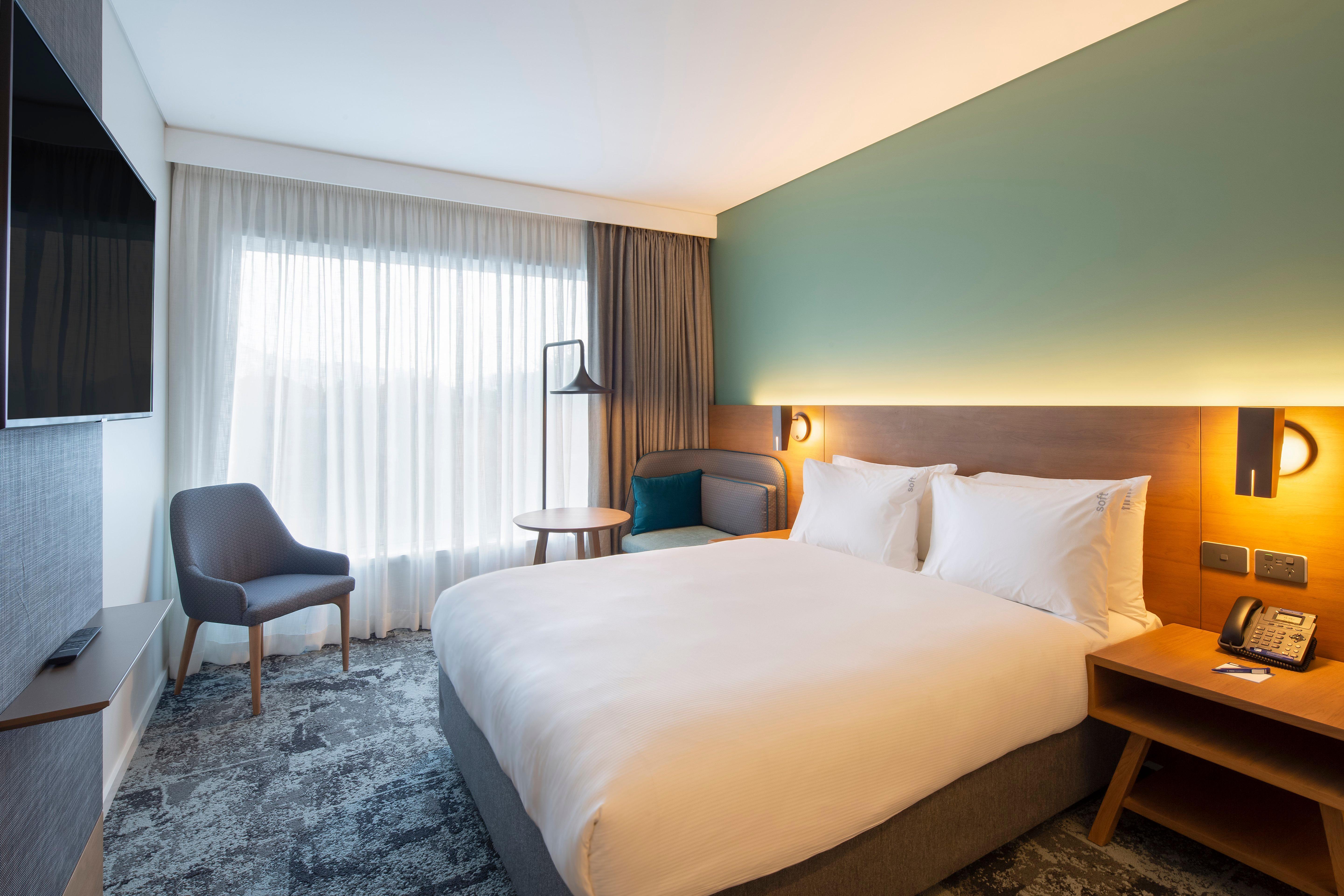 Holiday Inn Express & Suites Queenstown By Ihg Exterior foto