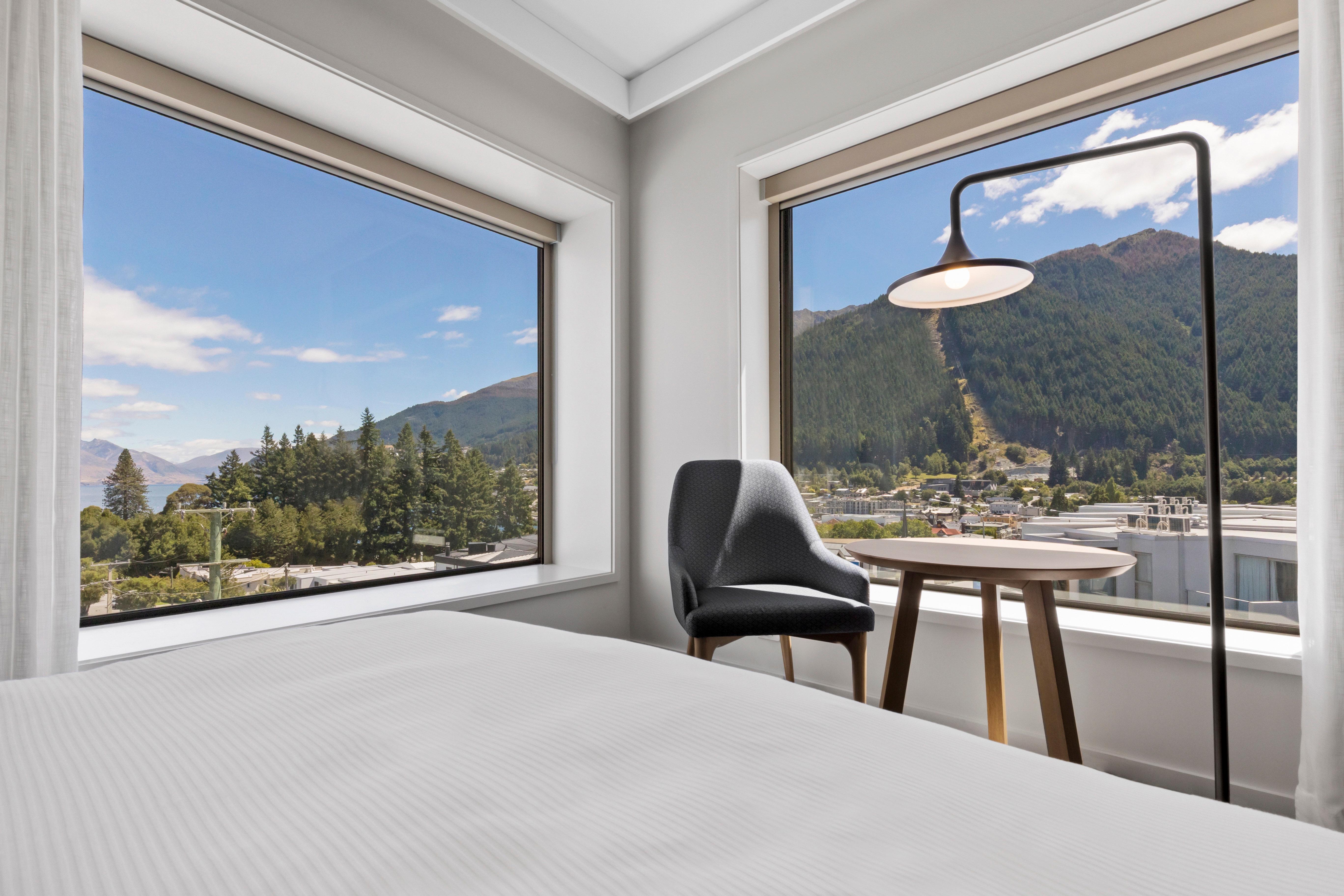 Holiday Inn Express & Suites Queenstown By Ihg Exterior foto