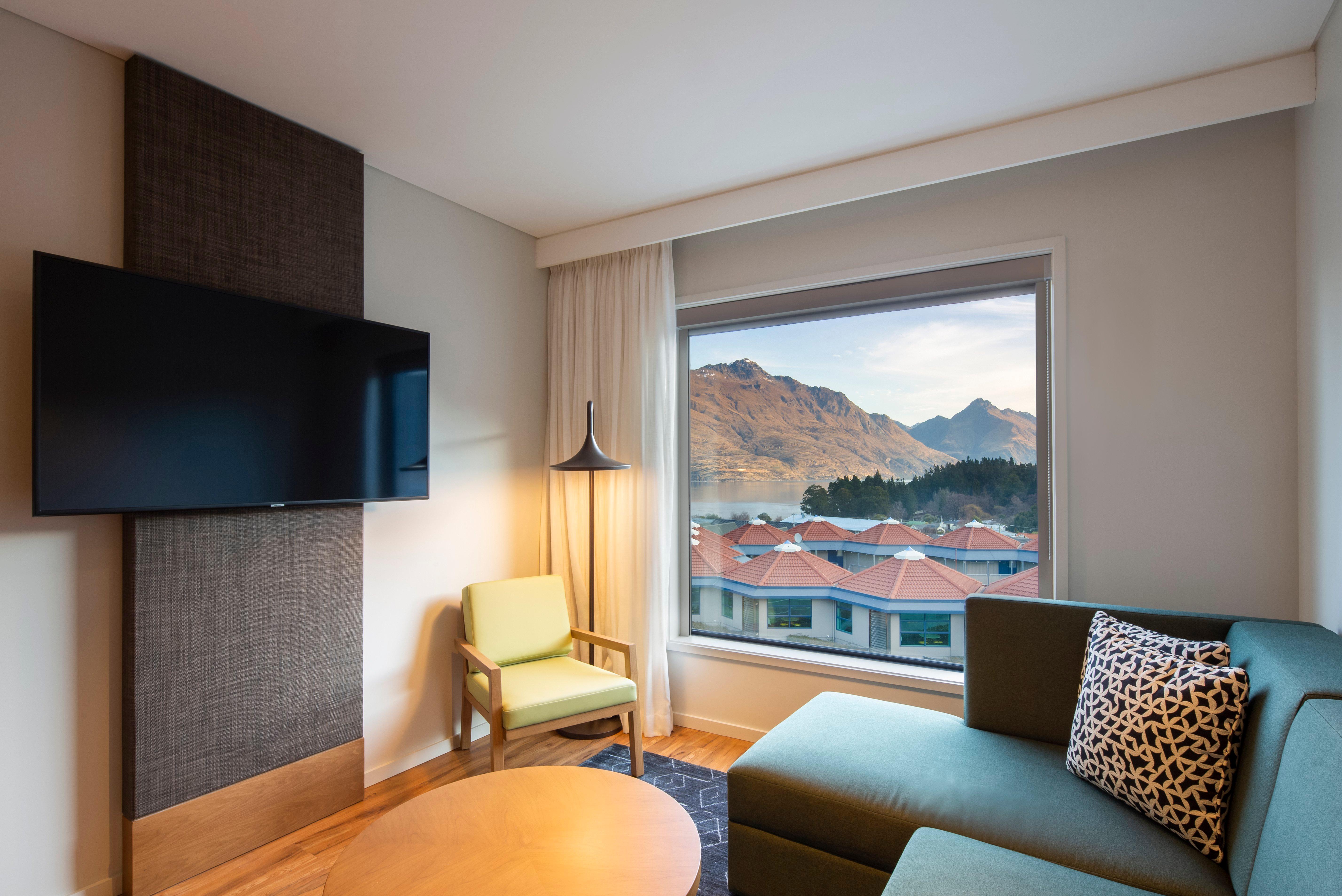 Holiday Inn Express & Suites Queenstown By Ihg Exterior foto