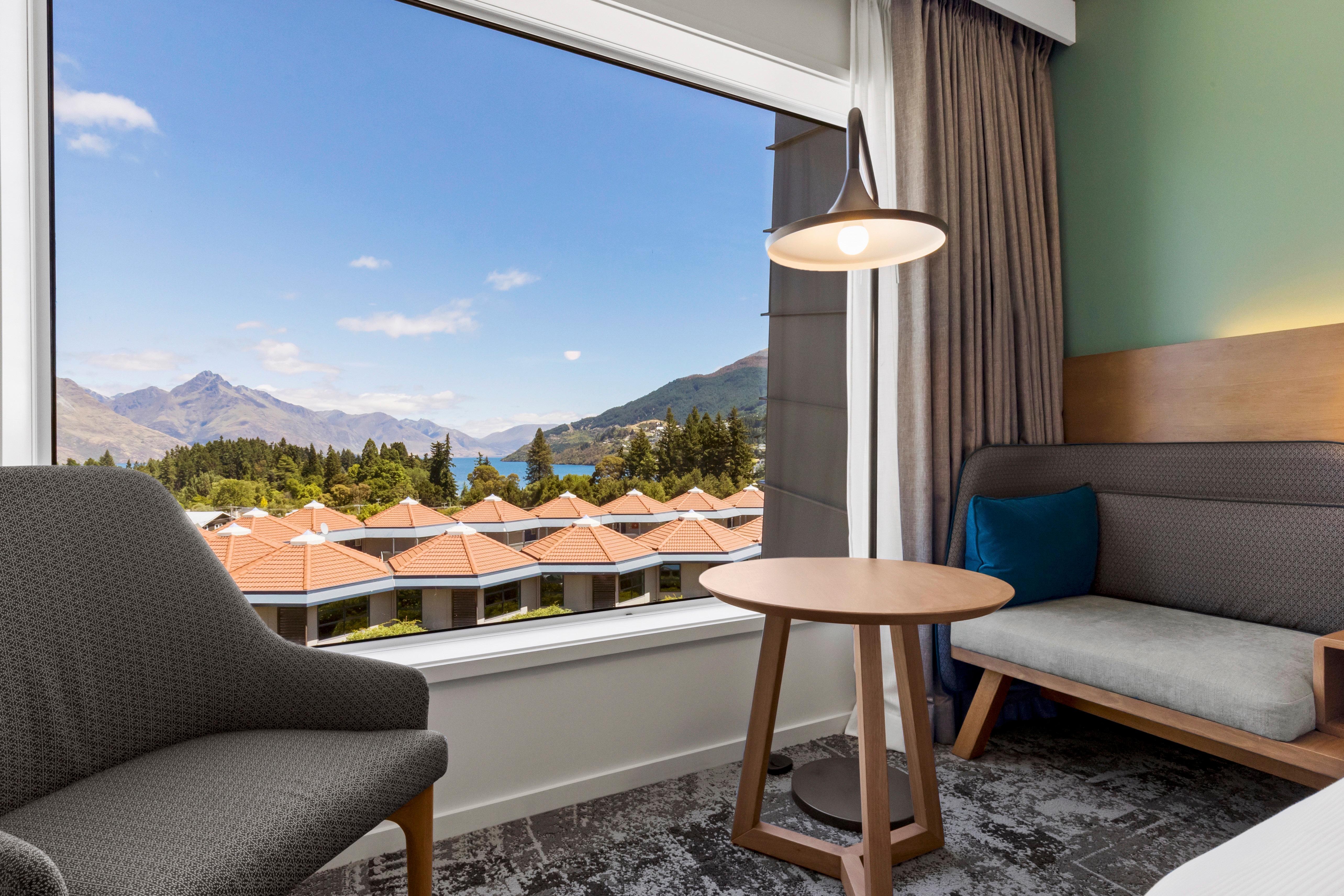 Holiday Inn Express & Suites Queenstown By Ihg Exterior foto