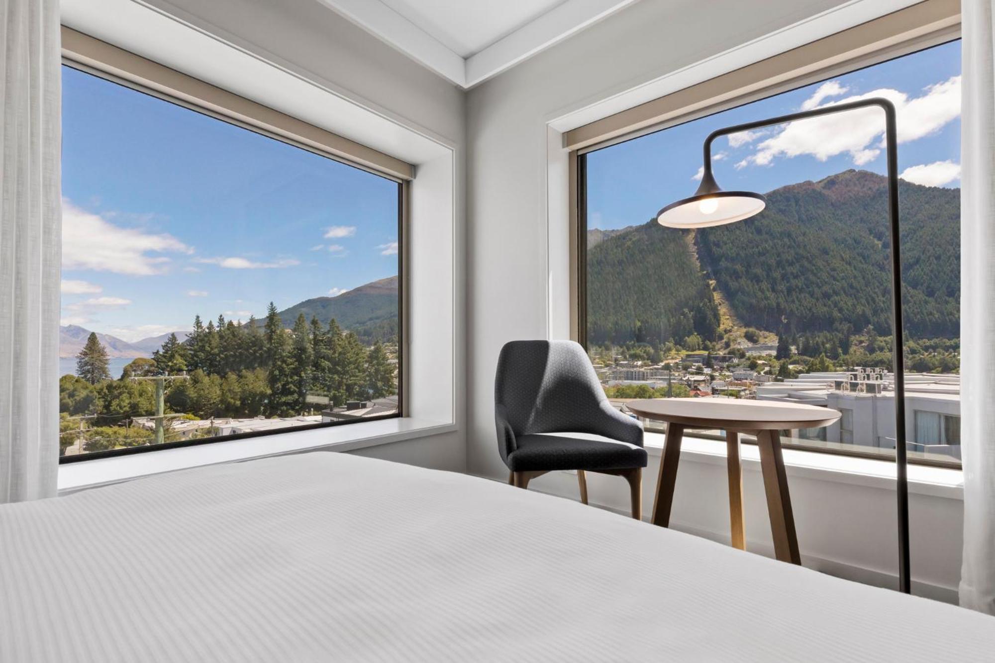 Holiday Inn Express & Suites Queenstown By Ihg Exterior foto