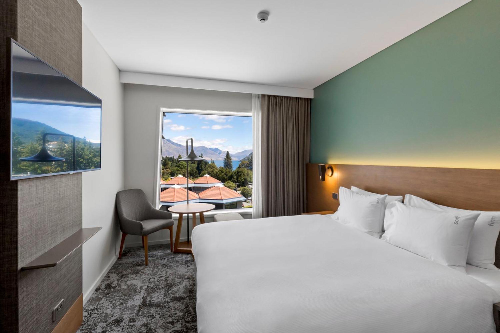 Holiday Inn Express & Suites Queenstown By Ihg Exterior foto