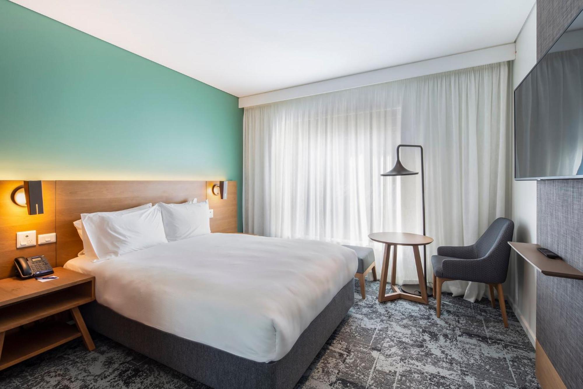 Holiday Inn Express & Suites Queenstown By Ihg Exterior foto
