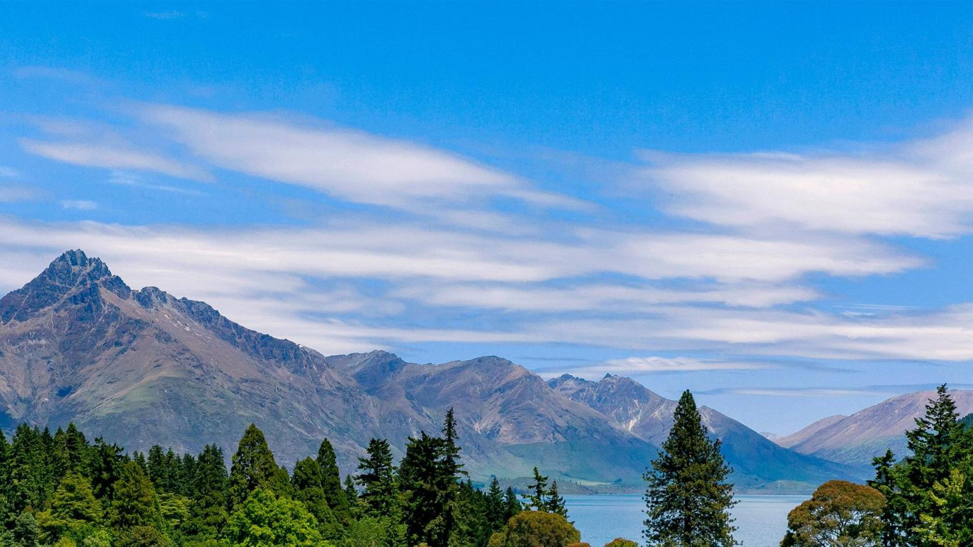 Holiday Inn Express & Suites Queenstown By Ihg Exterior foto