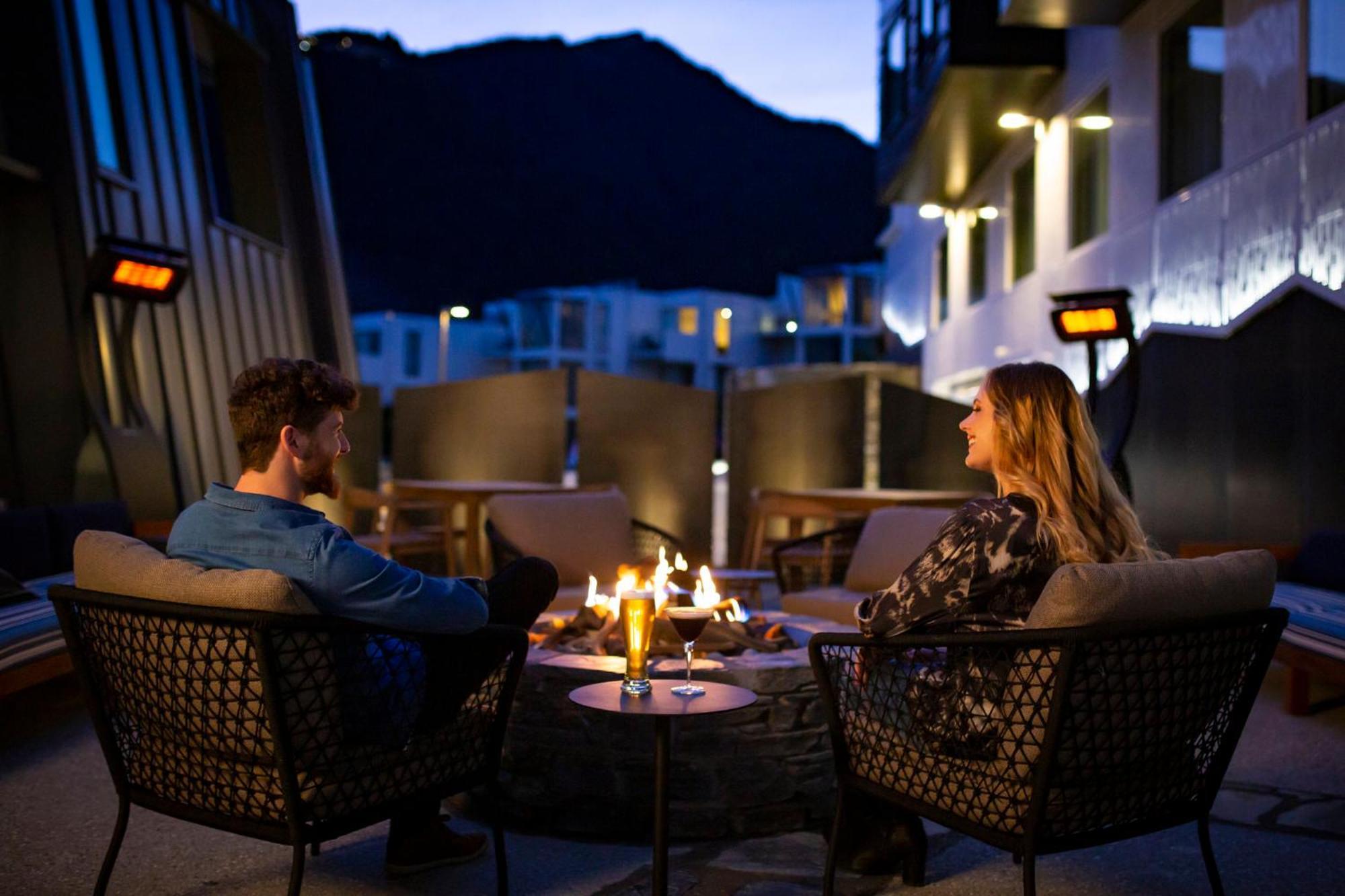 Holiday Inn Express & Suites Queenstown By Ihg Exterior foto